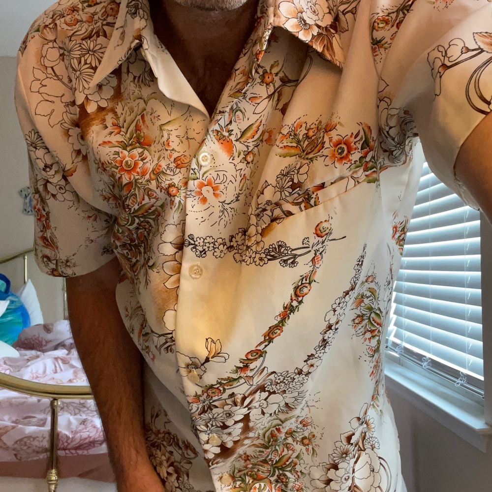 Vintage Tori Richard floral shirt shirt sleeve button down, size medium,